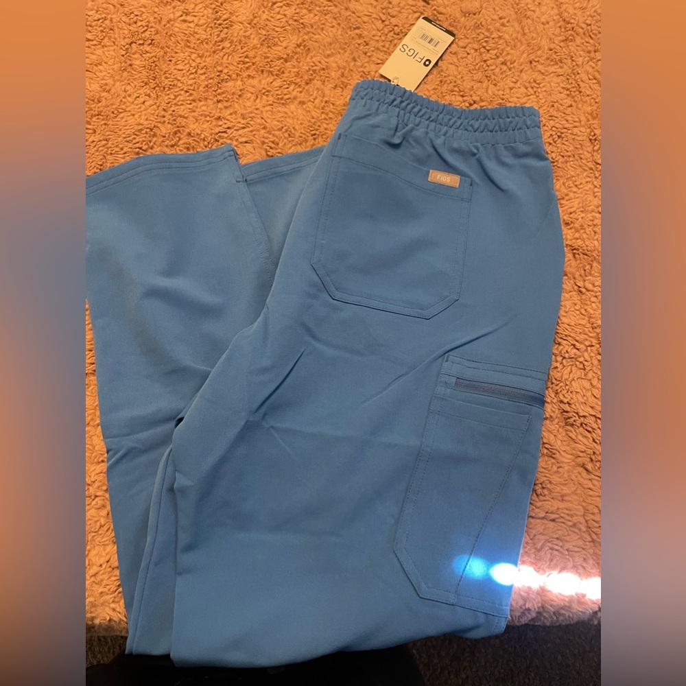 Figs NWT Capri Blue Large/Petite Yola scrub pants